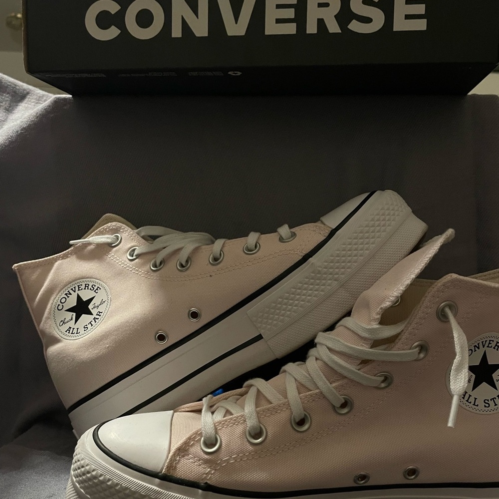 Converse (New in box) Women's Light Pink Platform Chuck Taylor High-Top Sneakers
